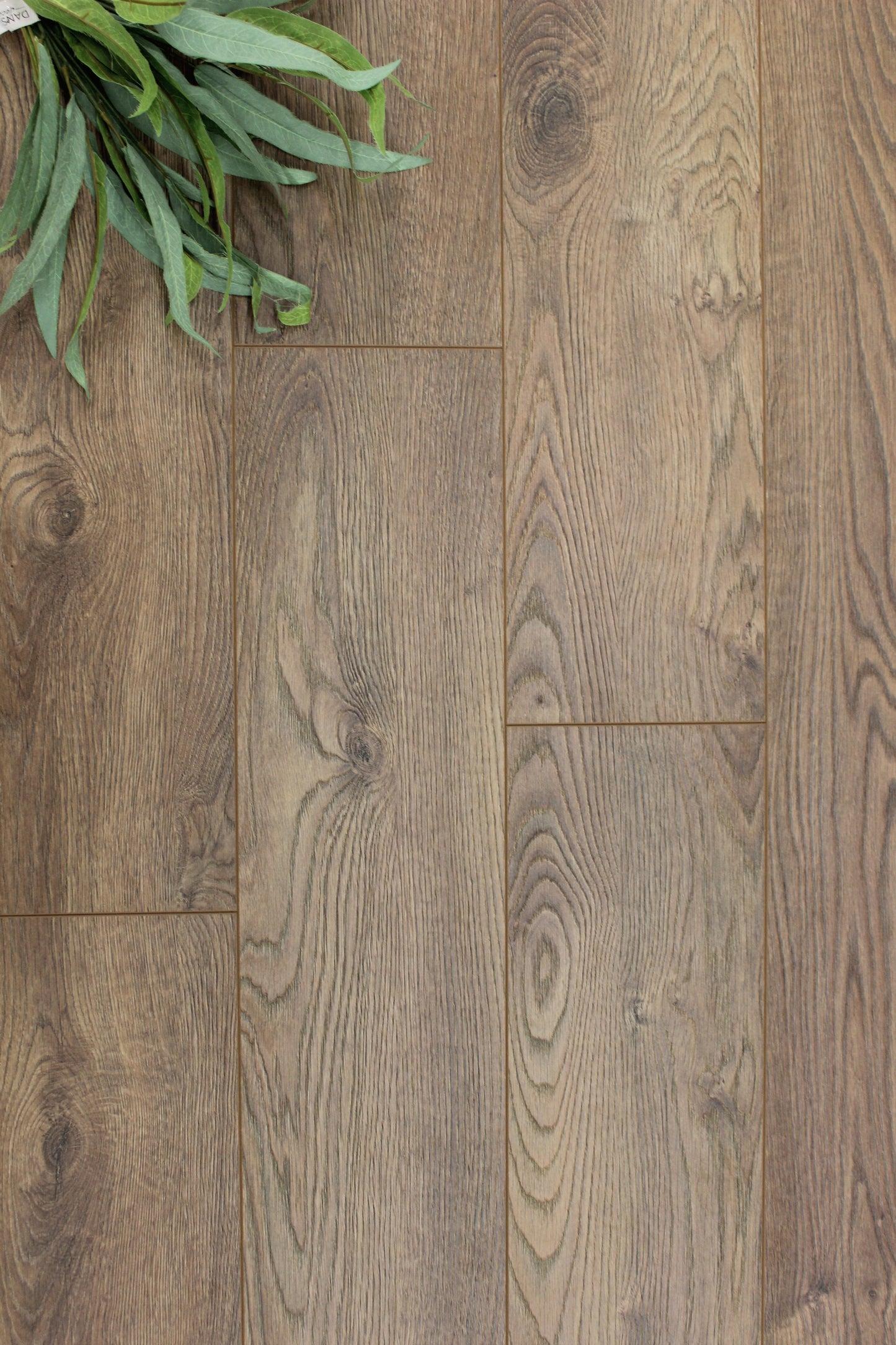 Laminate effect 12mm atlas 14.59 sqft/box