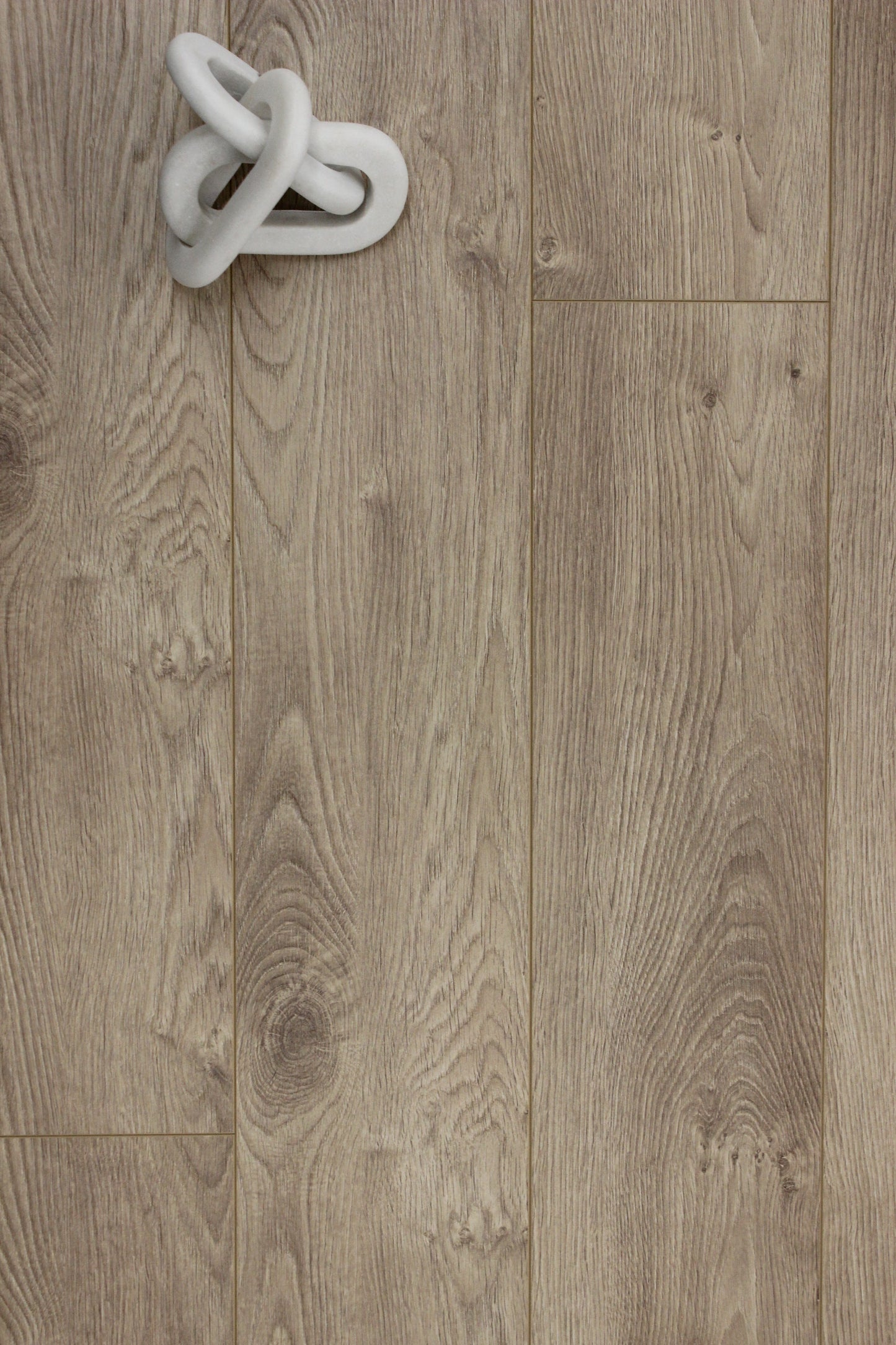 Laminate effect 12mm solar 14.59 sqft/box