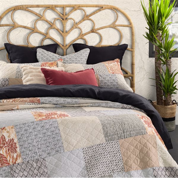 Quilt mocha warm coloured double/queen