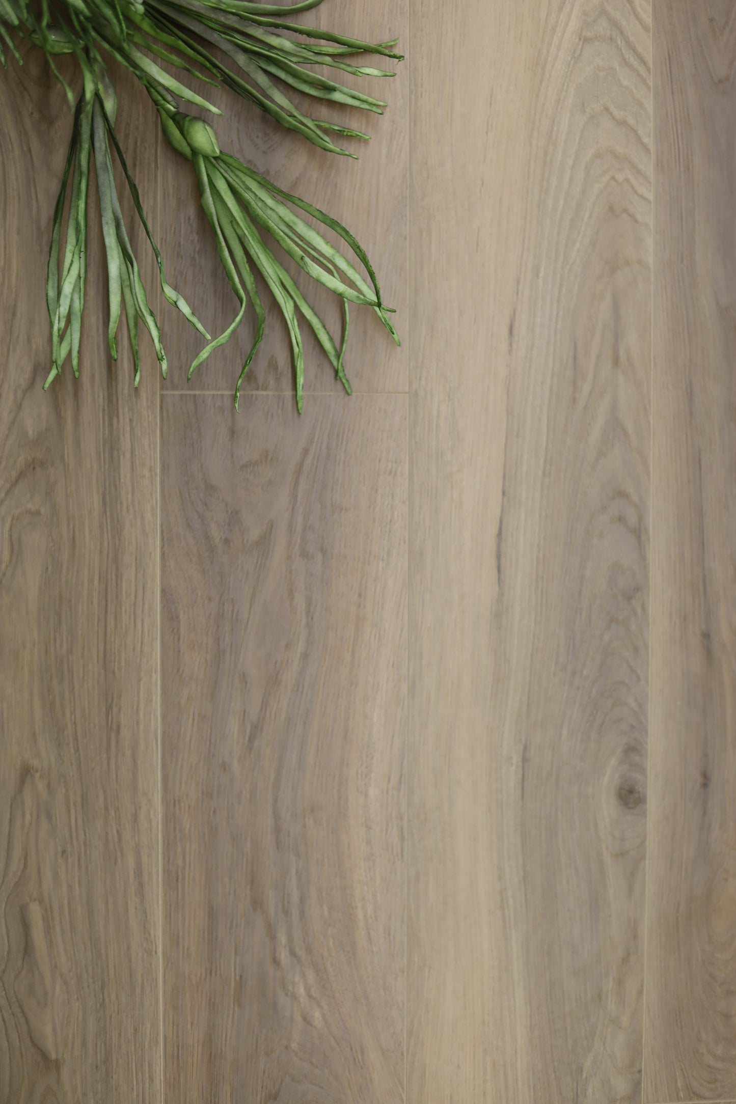 Laminate water resistant 4d eir 60'' 12mm crimson 15.85sqft/box