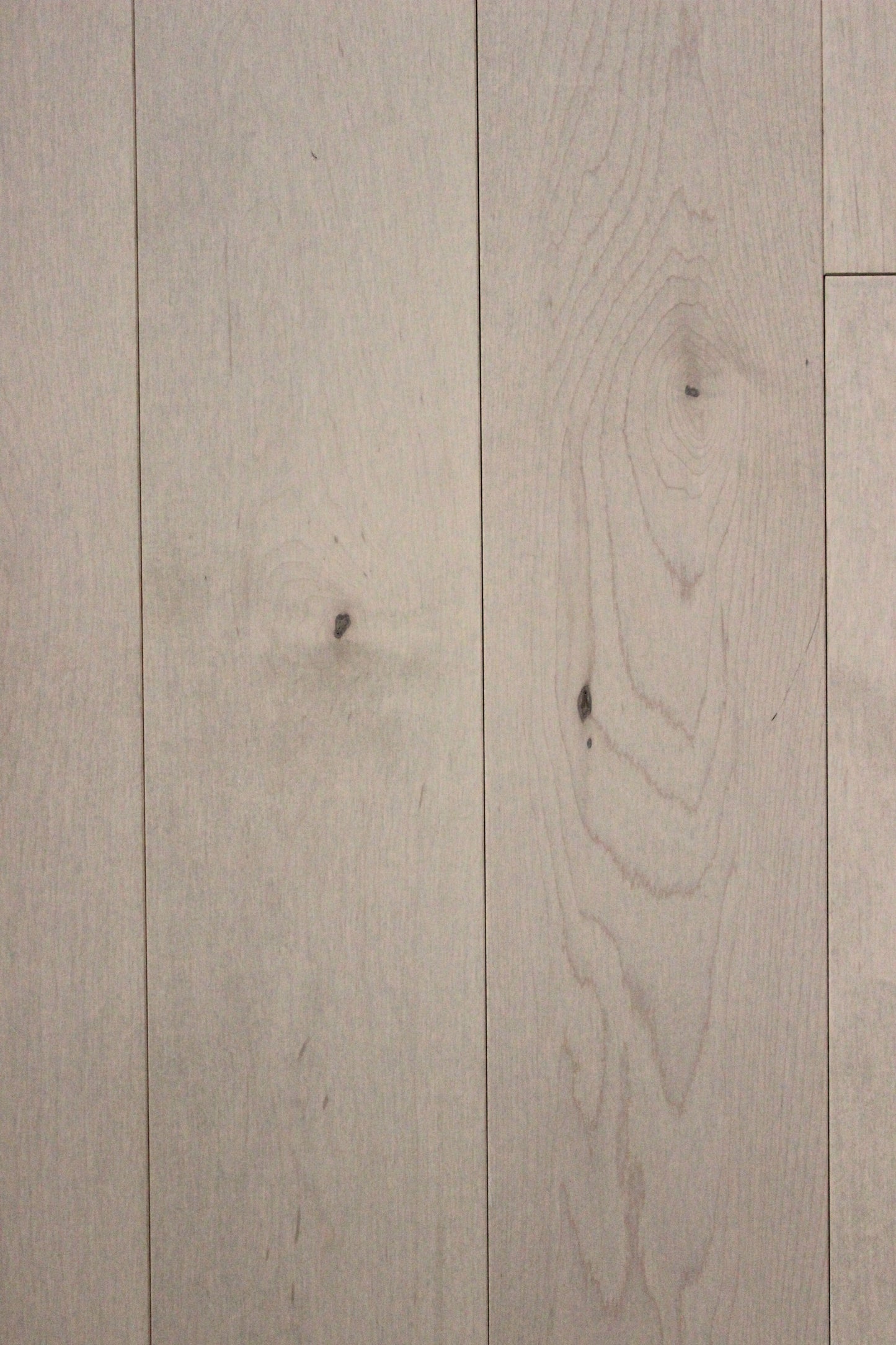 Engineered wood maple distinction 3/4x5 haze matt