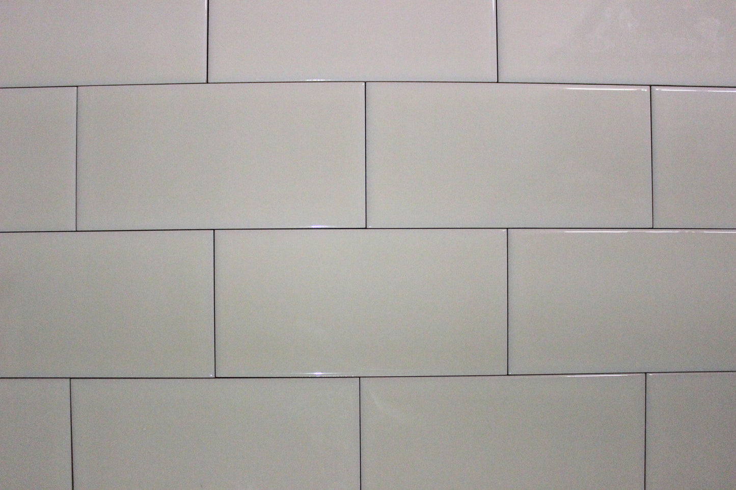 Ceramic subway tile glossy bone 3x6 .125 sq.ft/ea