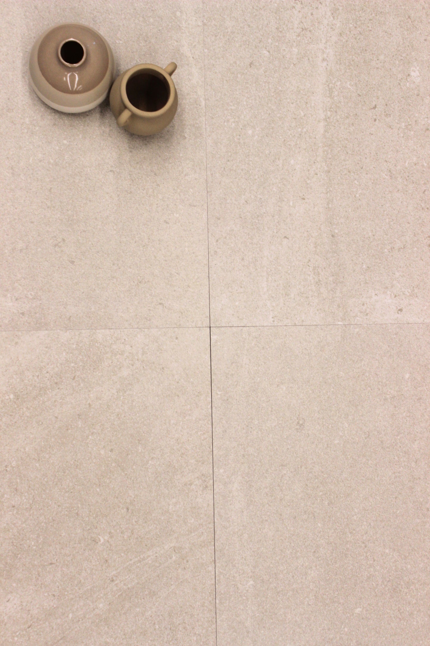Ceramique sienne 24x24 beige mat 15.50 pi2/bte